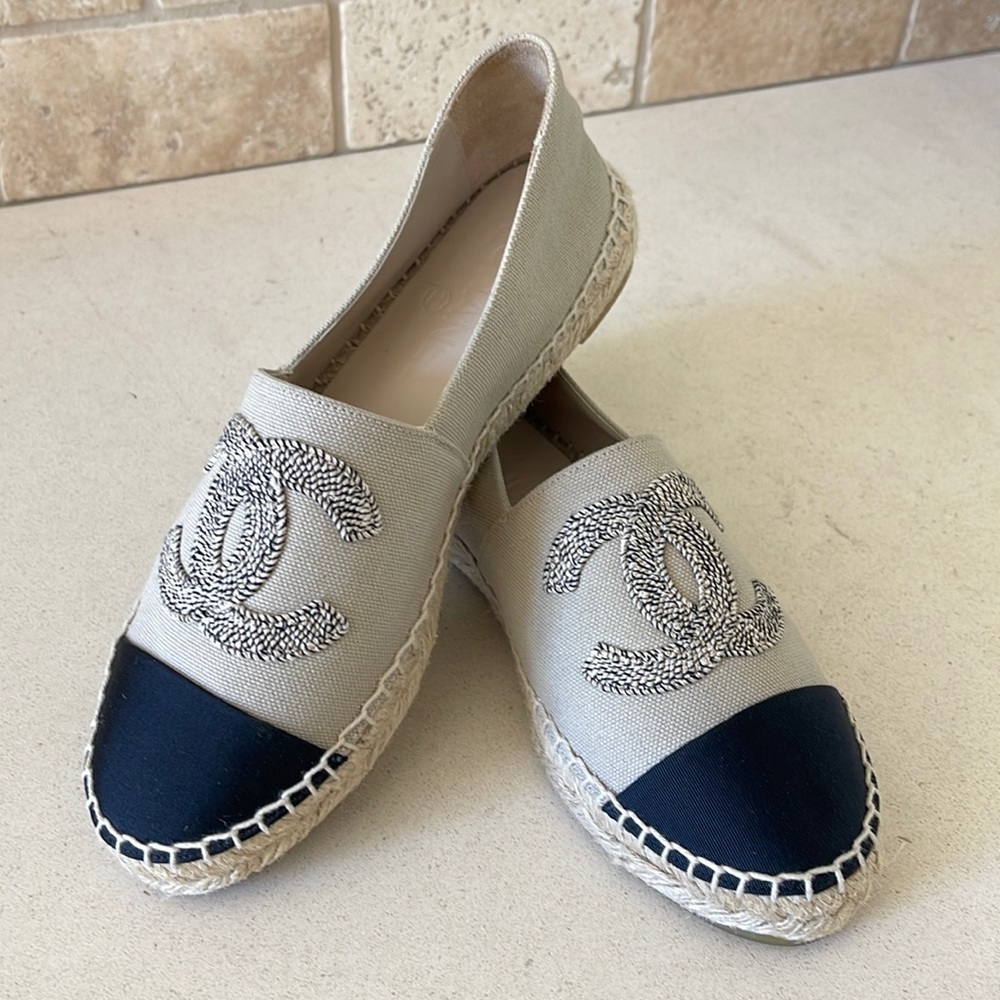 BRAND NEW Size 7 CHANEL Espadrilles in Beige and Black